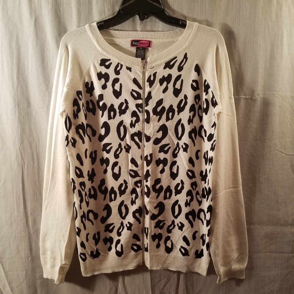 Women's Sweater - Picture 2 of 5